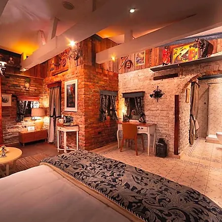 Paul's Fantasia Boutique Aparthotel