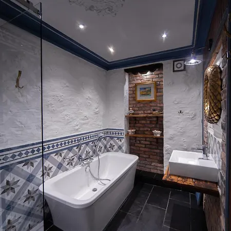 Paul's Fantasia Boutique Aparthotel 4*