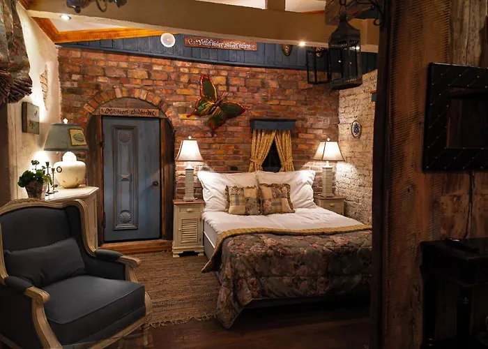 Paul's Fantasia Boutique 4*